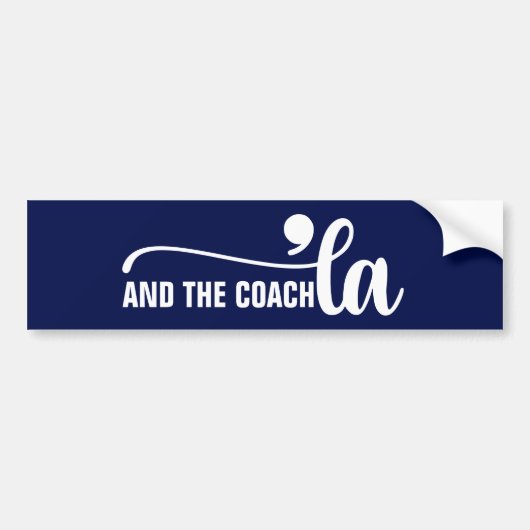 Comma la & Coach | Kamala Harris Coach Blue Autoaufkleber (Vorne)