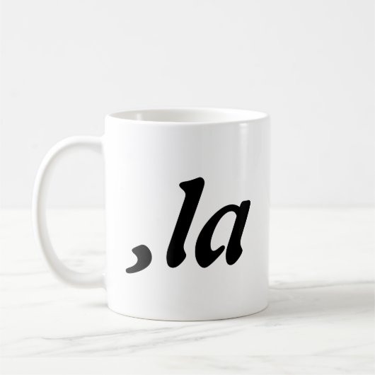 Comma La Kamala Harris - maßgeschneidertes Textdes Kaffeetasse (Links)