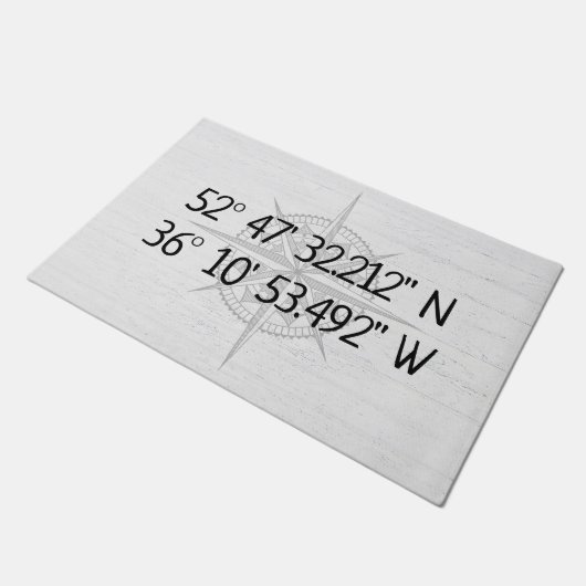 Compass GPS Zuhause-Koordinaten Fußmatte (Schrägansicht)
