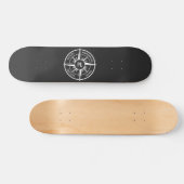 Compass star Emblem monogramm schwarz-weiß Skateboard (Horizontal)