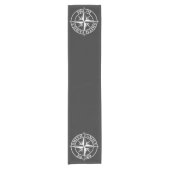 Compass Star Monogramm personalisierbares Emblem Kurzer Tischläufer (Vorderseite)