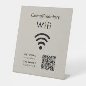 Complimentary Wifi Code Black & Tan Sockelschild (Vorderseite)