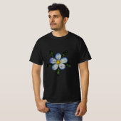 Composição artística com flor azul e folhas verdes T-Shirt (Vorne ganz)