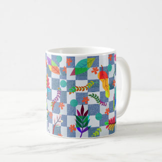 Composición de flores y hojas kaffeetasse