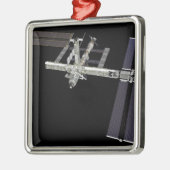 Computergenerierte Ansicht 16 Silbernes Ornament (Links)