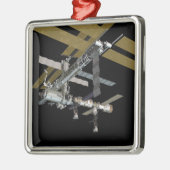 Computergenerierte Ansicht 17 Silbernes Ornament (Links)