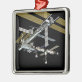 Computergenerierte Ansicht 20 Silbernes Ornament (Links)