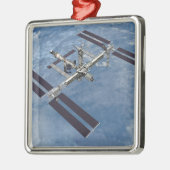 Computergenerierte Ansicht 22 Silbernes Ornament (Links)