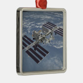 Computergenerierte Ansicht 27 Silbernes Ornament (Rechts)