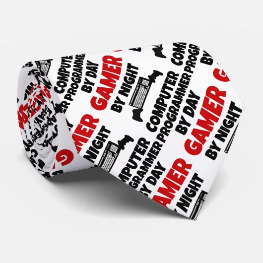 Computerprogrammierer am Tag Gamer by Night Krawatte (Gerollt)