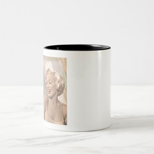 CON06CRBWRD-V3 Marilyn Triomphe.tif Zweifarbige Tasse (Mittel)