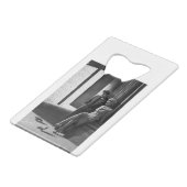 CON19BWD1 Birds of a Feather .tif Geldbeutel Flaschenöffner (Rückseite Schrägansicht)