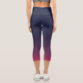 con gradiente de Azul, Violeta y Rosa Capri Leggings (Rückseite)
