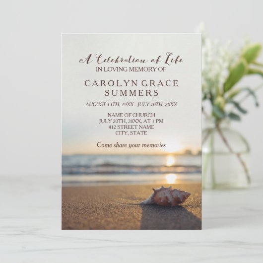 Conch on Beach Celebration of Life Einladung (Stehend Vorderseite)