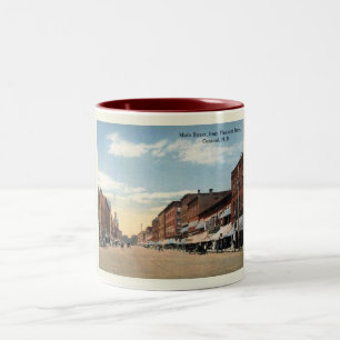 Concord NH, Hauptstraßenansicht im Vintage-Stil Zweifarbige Tasse