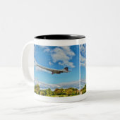 Concorde auf Schlüssen Zweifarbige Tasse (Vorderseite Links)