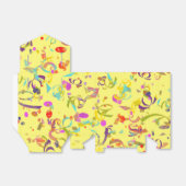 Confetti Toss Stücke über einen gelben Hintergrund Geschenkschachtel (Ungefaltet)