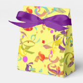 Confetti Toss Stücke über einen gelben Hintergrund Geschenkschachtel (Vorderseite)