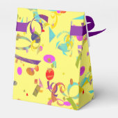 Confetti Toss Stücke über einen gelben Hintergrund Geschenkschachtel (Rückseite)