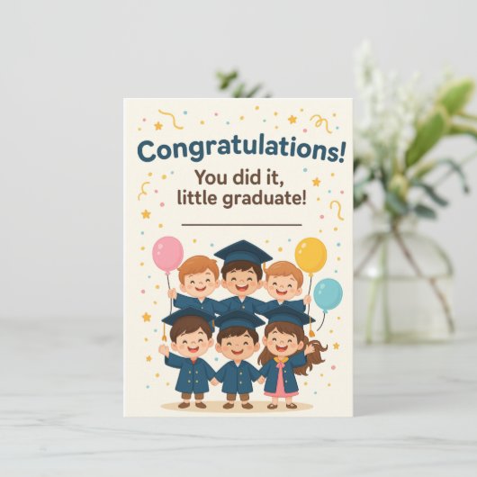 Congratulations Little Graduate Card (Stehend Vorderseite)