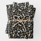 Conifer Branch Cones Black Gold Christmas  Geschenkpapier Set (Beispiel)