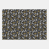 Conifer Branch Cones Black Gold Christmas  Geschenkpapier Set (Vorderseite)