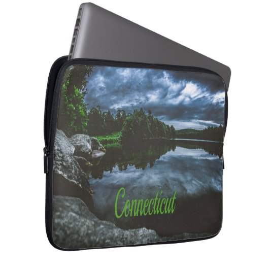 Connecticut Beutiful Lake Trees Laptopschutzhülle (Vorne Rechts)