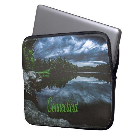 Connecticut Beutiful Lake Trees Laptopschutzhülle (Vorderseite Links)