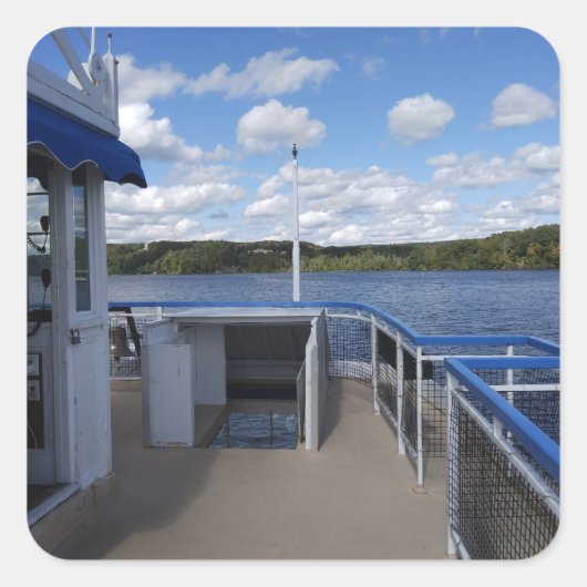 Connecticut River vom Flussboot aus Quadratischer Aufkleber (Vorderseite)
