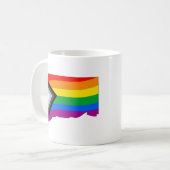 Connecticut State Pride LGBTQ Progress Pride Kaffeetasse (Vorderseite Links)