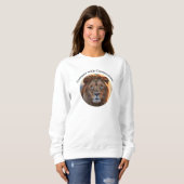 "Conquer with Compassion" Inspiration Sweatshirt (Vorne ganz)