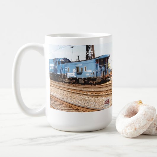 Conrail 1633 GP-15- 1 und Caboose               Kaffeetasse (Mit Donut)