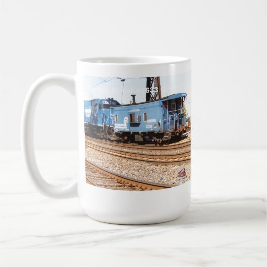 Conrail 1633 GP-15- 1 und Caboose Kaffeetasse (Links)