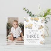 Construction 3rd THREE Birthday Party Einladung (Stehend Vorderseite)