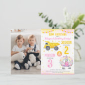 Construction and Unicorn Siblings Joint Birthday Einladung (Stehend Vorderseite)