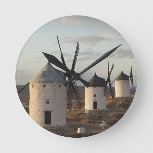 Consuegra, antike Windmühlen La Mancha Runde Wanduhr (Vorderseite)