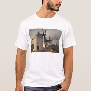 Consuegra, antike Windmühlen von La Mancha T-Shirt