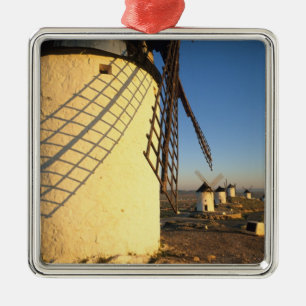 Consuegra, La Mancha, Spanien, Windmühlen und Ornament Aus Metall