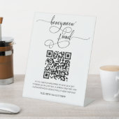 Contemporary Calligraphy Honeymoon Fund QR Code Pe Sockelschild (In SItu)