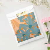 Contemporary Leaf Design in Peach Geschenktütchen (Versiegelt)