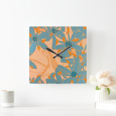 Contemporary Leaf Design in Peach Quadratische Wanduhr (Zuhause)