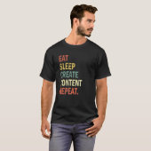 Content-Creator isst Schlaf Erstellen Content Wied T-Shirt (Vorne ganz)