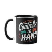 Controller in der Hand, Gamer-Tasse