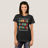 Cookie Baking Crew Gingerbread Men With Xmas Hats  T-Shirt (Vorne ganz)