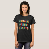 Cookie Baking Crew Gingerbread Men With Xmas Hats  T-Shirt (Vorne ganz)