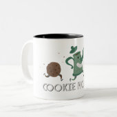Cookie Momster Zweifarbige Tasse (Vorderseite Links)