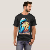Cookie-Monster, der einen Riesenschokoladenchip li T-Shirt (Vorne ganz)