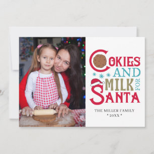 Cookies und Milch für das Foto im Weihnachtsfeiert