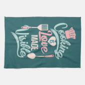 Cooking is Love Made Vue Geschirrtuch (Horizontal)