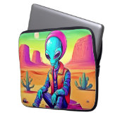 Cool Alien Desert Chillin Laptopschutzhülle (Vorderseite Links)